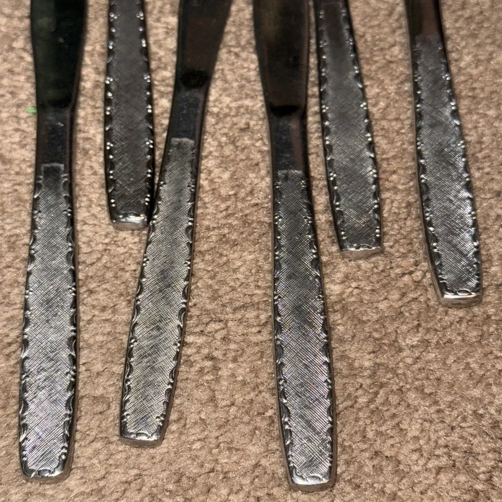 Vintage DON Stainless Bali Dinner Knives 7